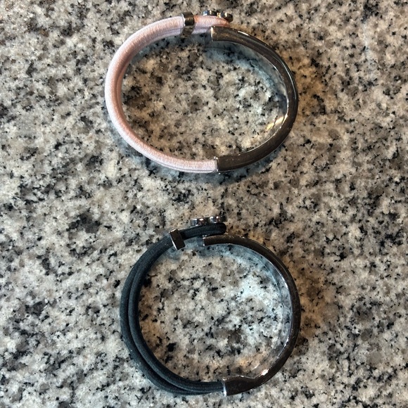 2 Vintage Juicy Couture Bracelets - Picture 3 of 3